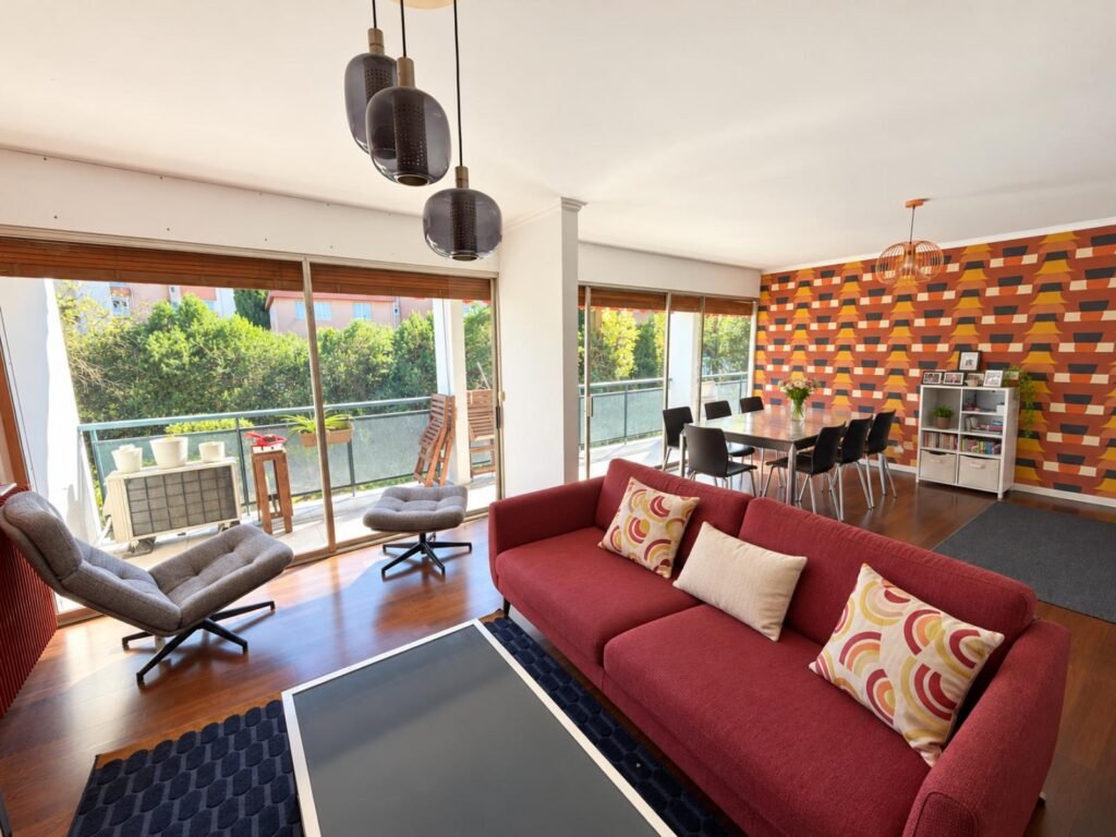 Séjour lumineux avec baie vitrée – appartement T5 à vendre, quartier Agriculture à Montpellier