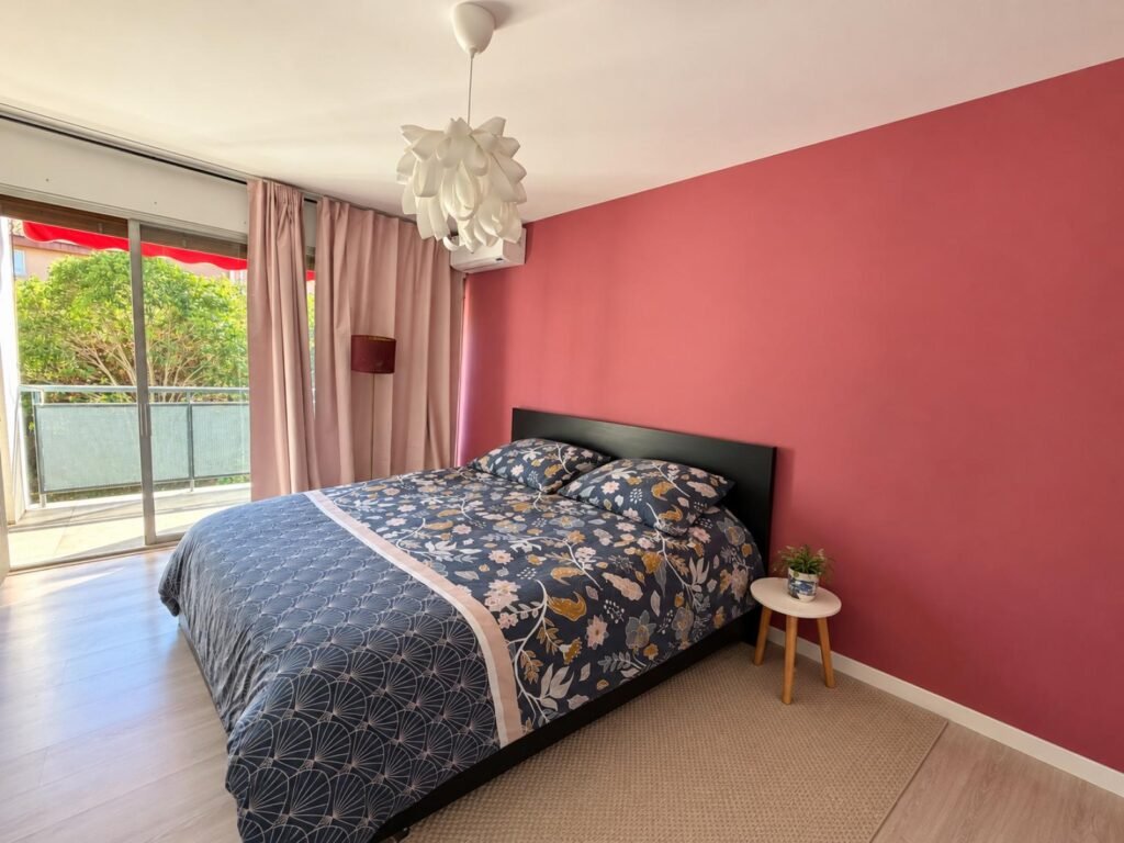 Chambre lumineuse – appartement T5 à vendre à Montpellier